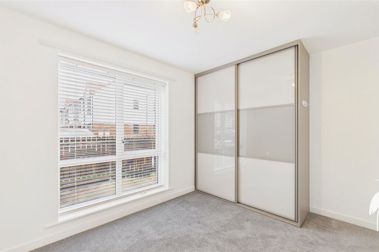 Bedroom 1 - Picture 6 of 12