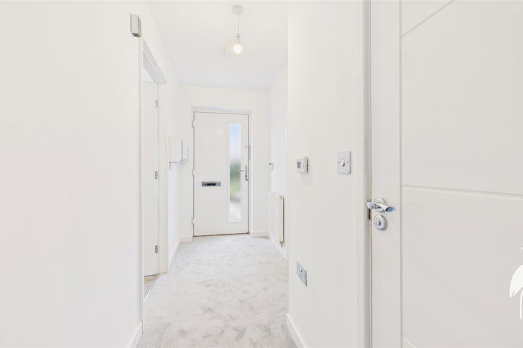 Entrance Hall - Picture 8 of 12