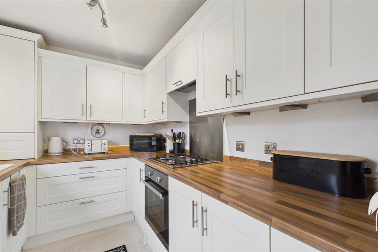 Kitchen - Picture 5 of 14