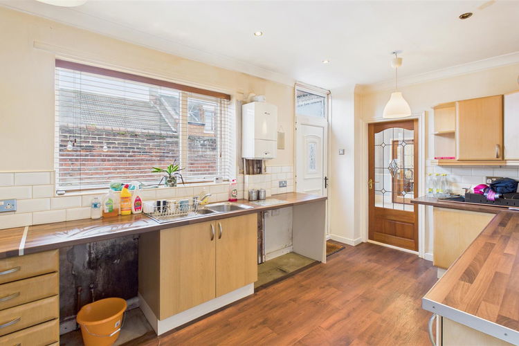 Kitchen - Picture 8 of 20