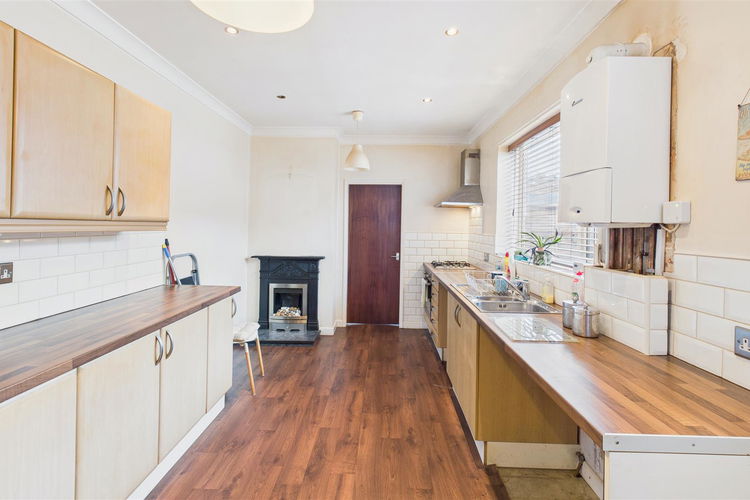 Kitchen - Picture 9 of 20