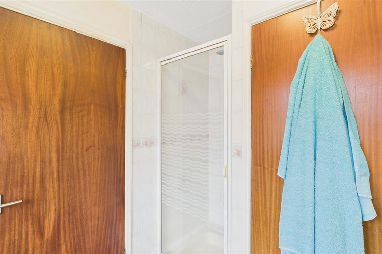 Bathroom - Picture 11 of 20