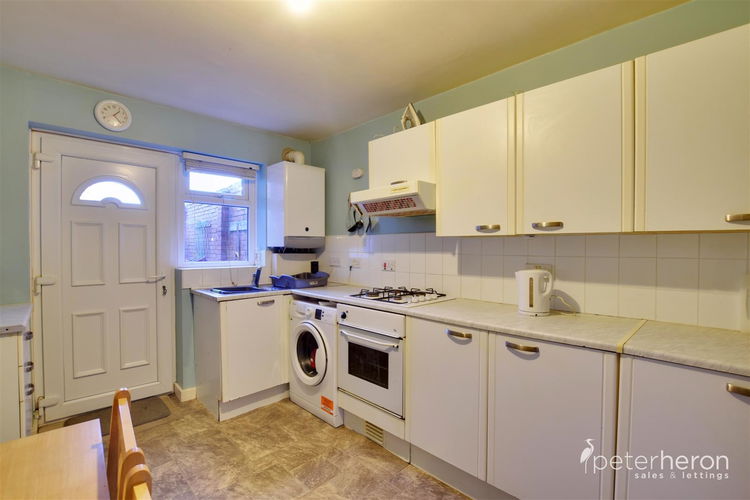 Kitchen - Picture 3 of 11