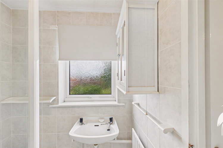Shower Room - Picture 17 of 21