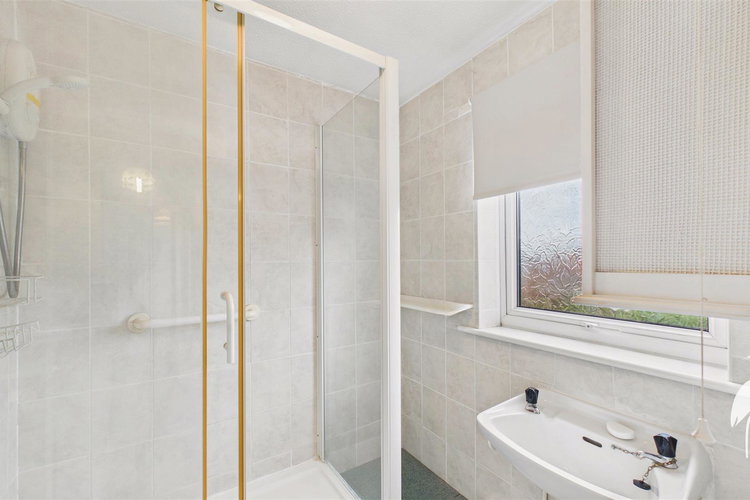 Shower Room - Picture 18 of 21