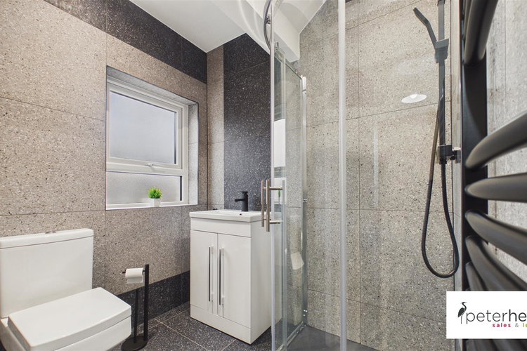 Shower Room - Picture 17 of 25