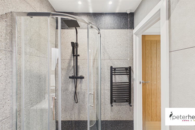 Shower Room - Picture 19 of 25