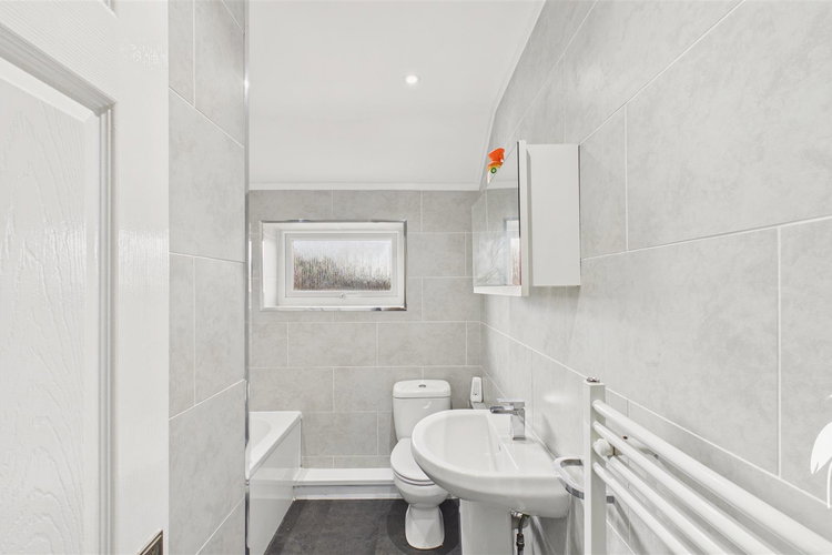 Bathroom/WC - Picture 15 of 17