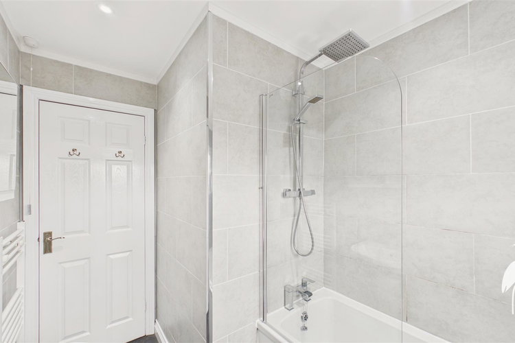Bathroom/WC - Picture 16 of 17