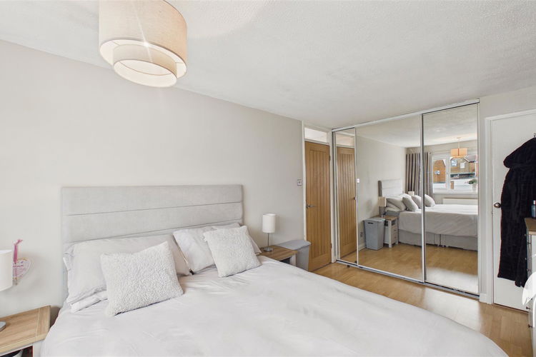 Bedroom 1 - Picture 12 of 23