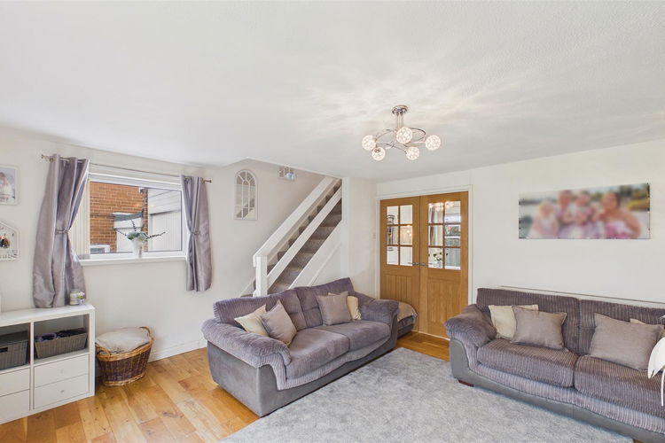 Lounge - Picture 3 of 23