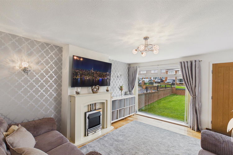 Lounge - Picture 4 of 23