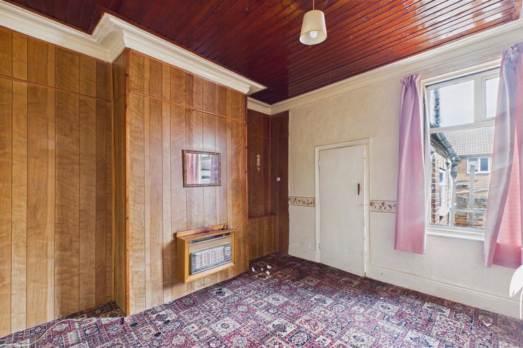 Dining Room - Picture 4 of 19