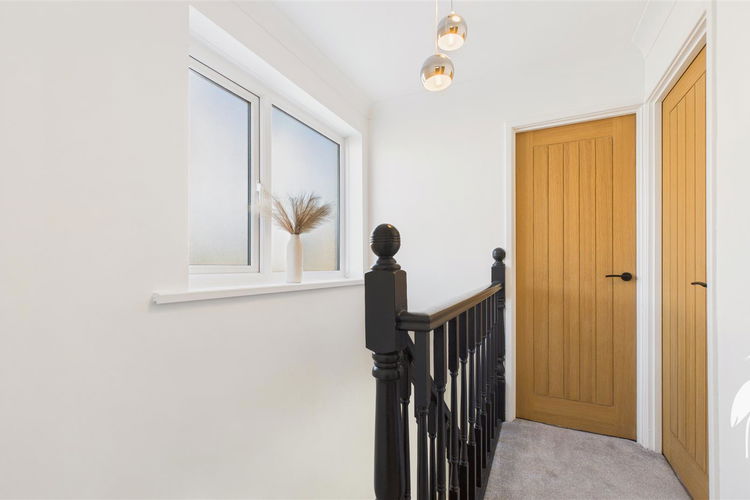 First Floor Landing - Picture 12 of 22