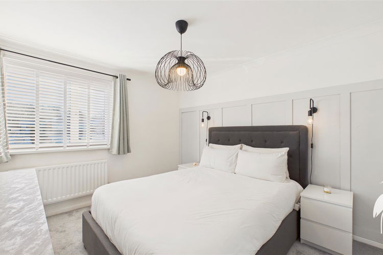 Bedroom 1 - Picture 13 of 22