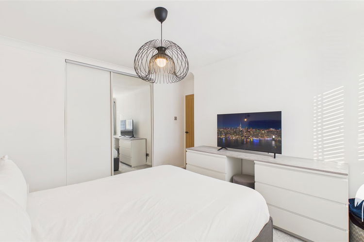 Bedroom 1 - Picture 14 of 22