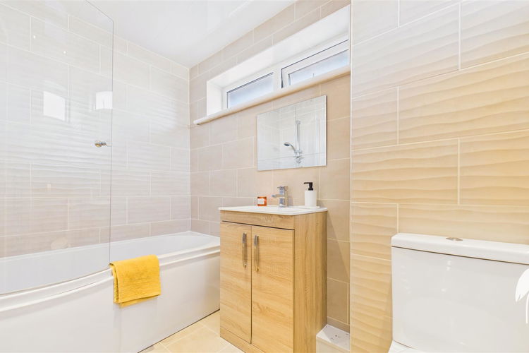 Bathroom - Picture 19 of 22