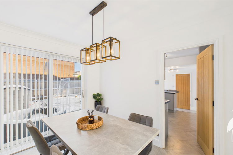 Dining Room - Picture 4 of 22