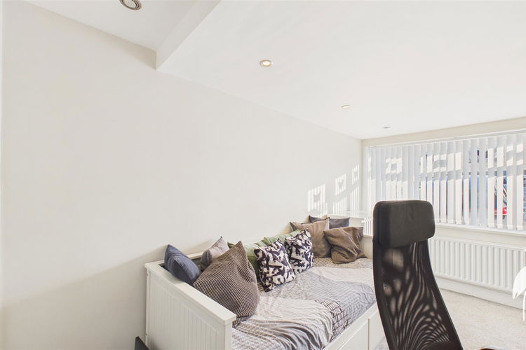 Family Room - Picture 8 of 22