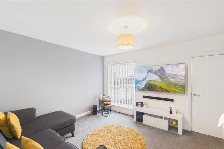 Lounge - Picture 2 of 29