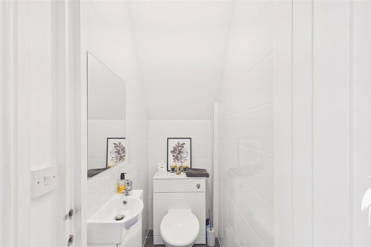 Cloakroom/WC - Picture 11 of 29