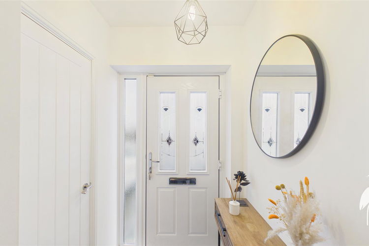 Entrance Lobby - Picture 12 of 29