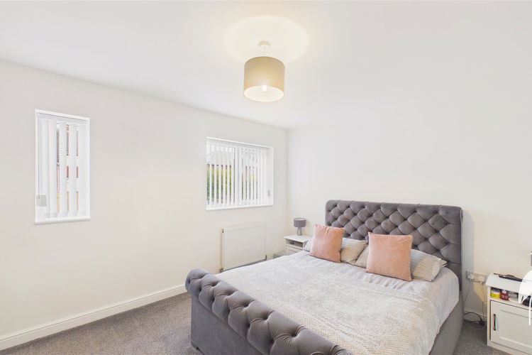 Bedroom 1 - Picture 14 of 29