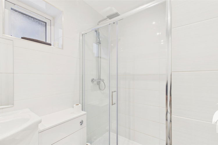 Bathroom - Picture 18 of 29