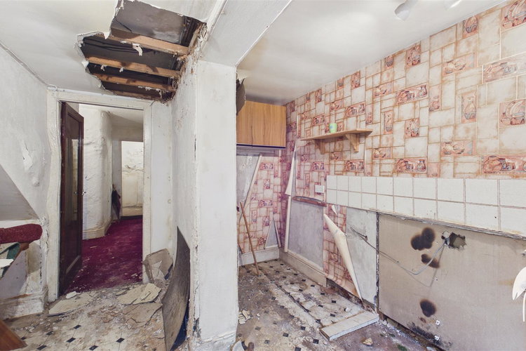 Former Kitchen - Picture 16 of 37