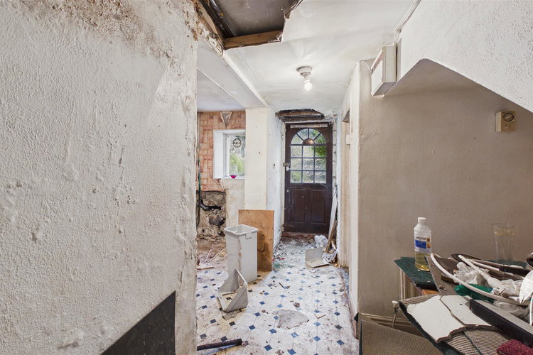 Former Kitchen - Picture 17 of 37