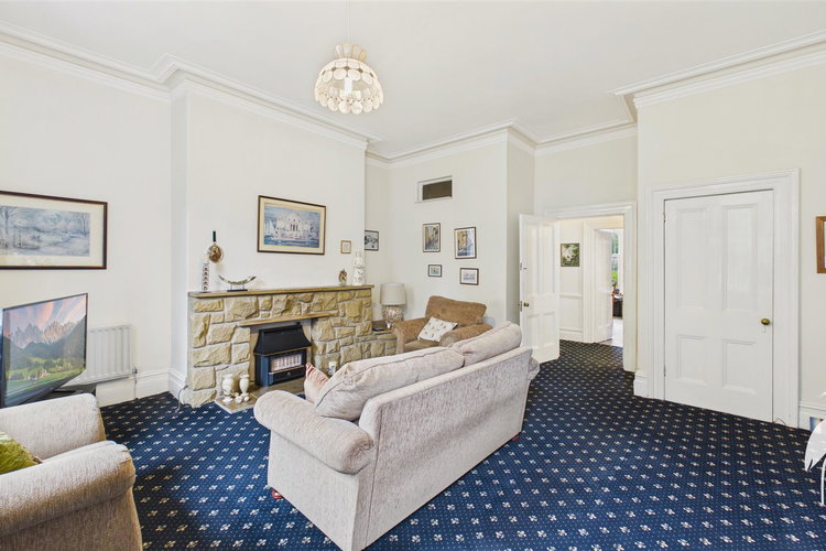 Living Room - Picture 20 of 37