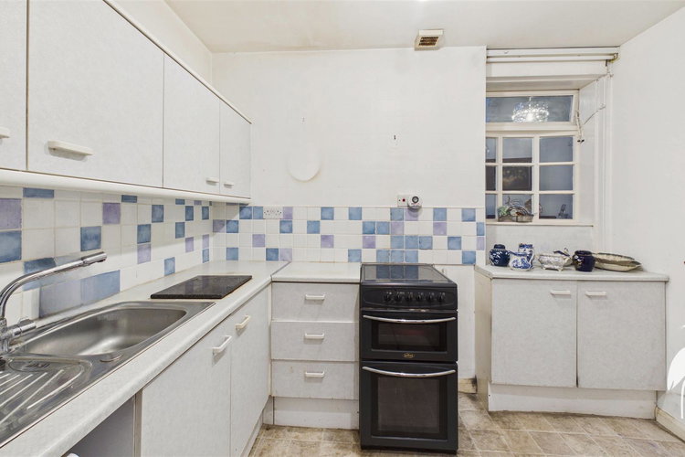 Kitchen 1 - Picture 10 of 37