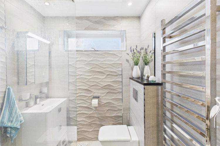 Shower Room - Picture 20 of 25