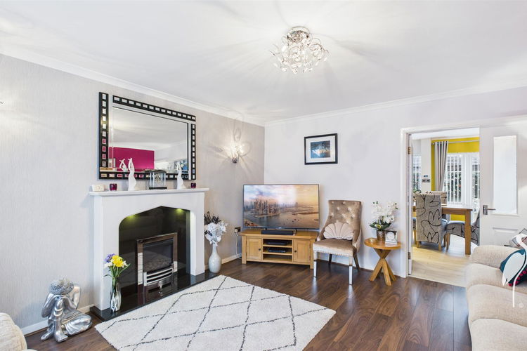 Lounge - Picture 3 of 25