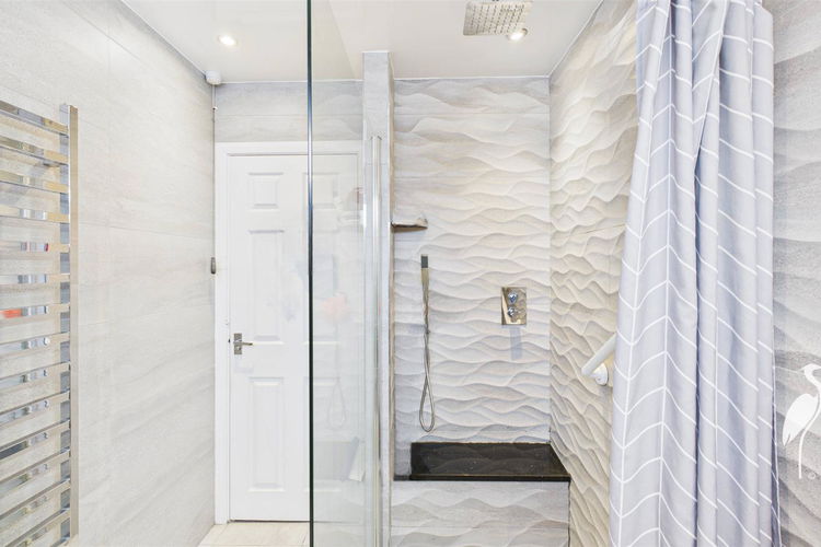 Shower Room - Picture 21 of 25