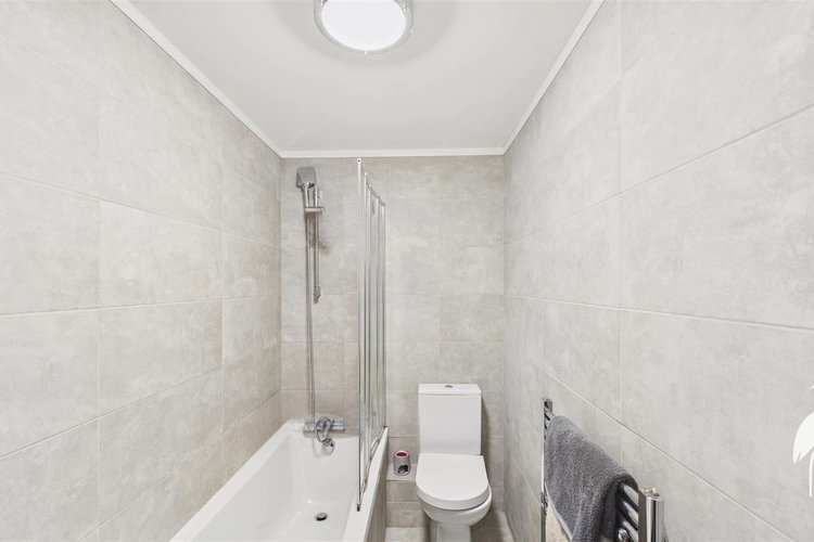 Bathroom - Picture 21 of 29