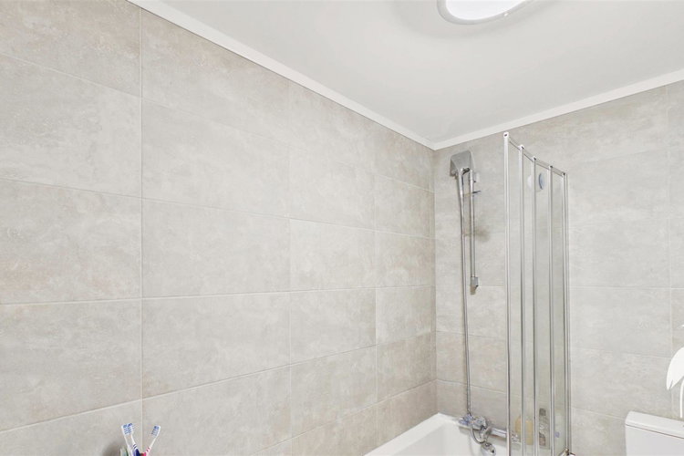 Bathroom - Picture 22 of 29