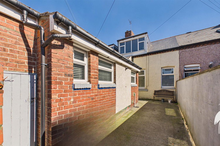 Outside - Picture 27 of 29