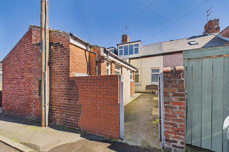 Outside - Picture 29 of 29