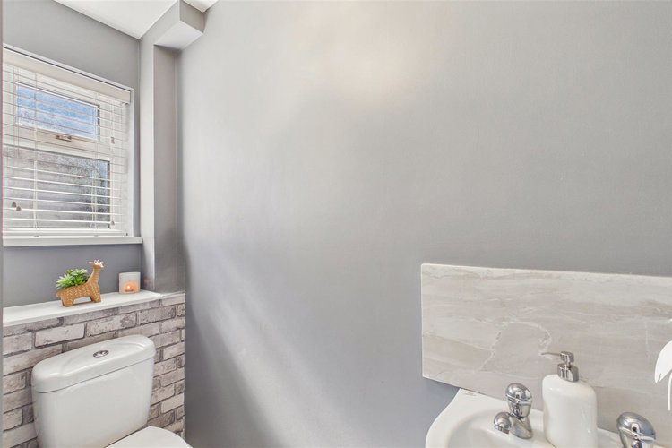 Downstairs WC - Picture 10 of 29