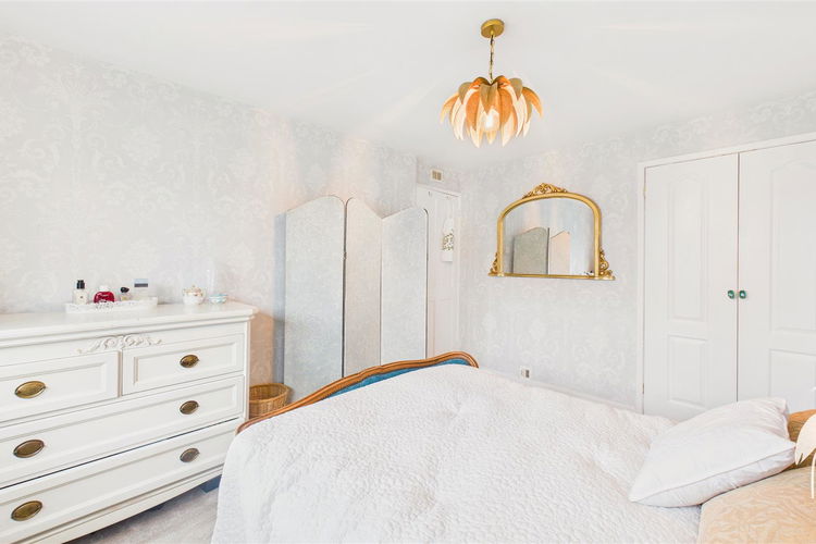 Bedroom 1 - Picture 11 of 26