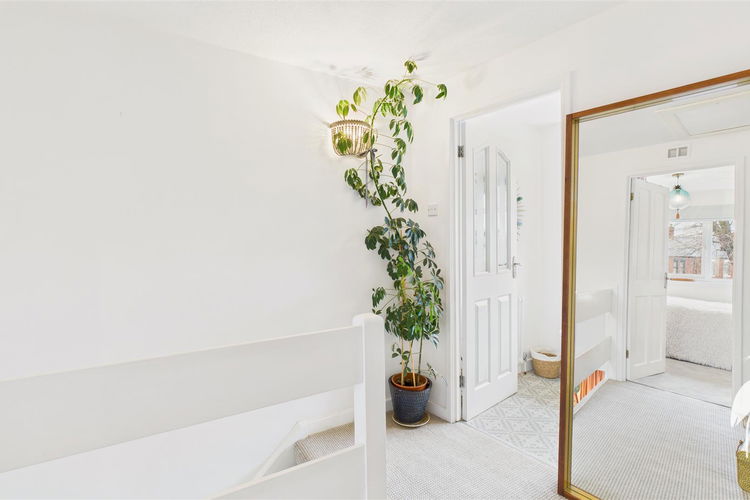 First Floor Landing - Picture 19 of 26