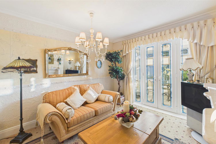 Living/Dining Room - Picture 5 of 23