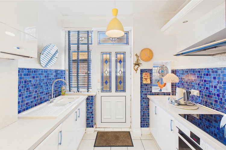 Kitchen - Picture 10 of 23