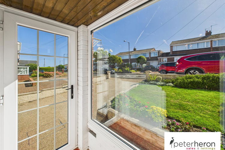 Entrance Porch - Picture 19 of 31