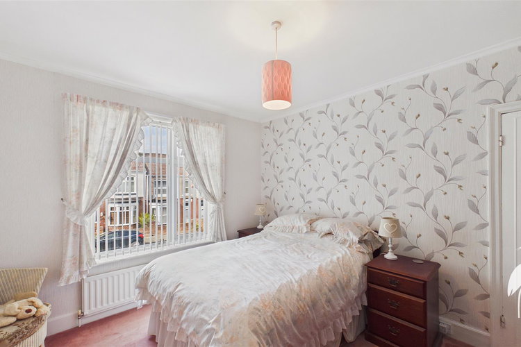 Bedroom 1 - Picture 11 of 21