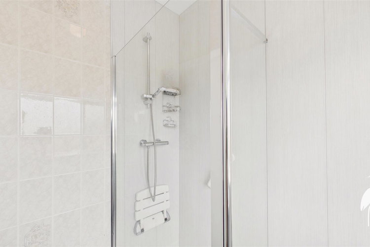 Shower Room - Picture 18 of 21