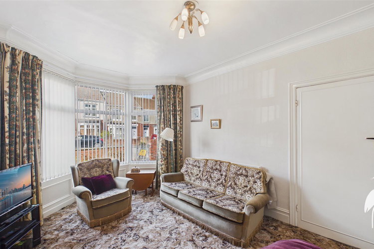 Lounge - Picture 3 of 21