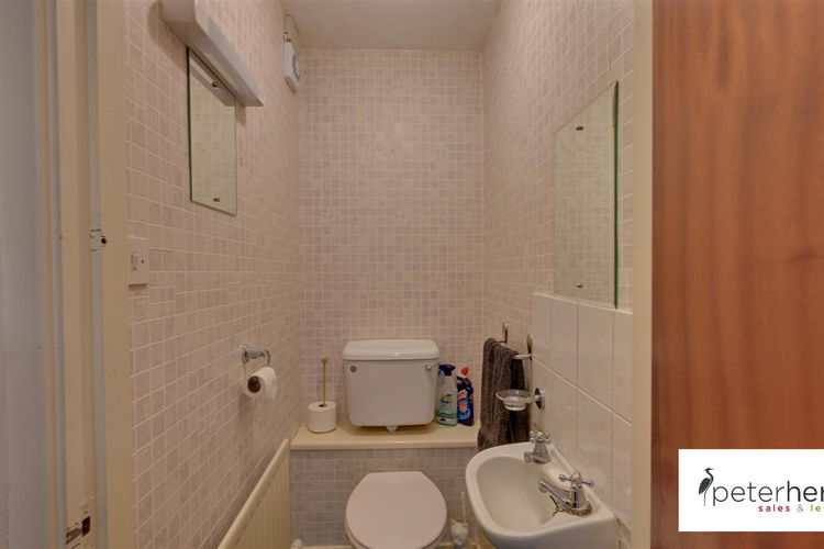 Separate WC - Picture 12 of 25