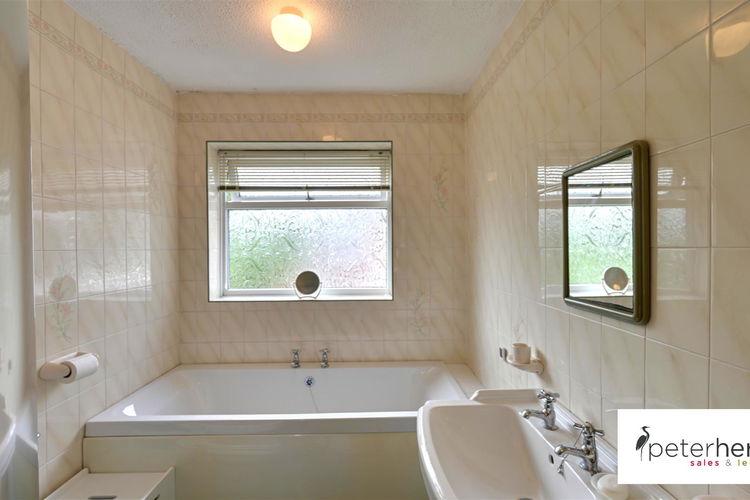 Bathroom - Picture 20 of 25